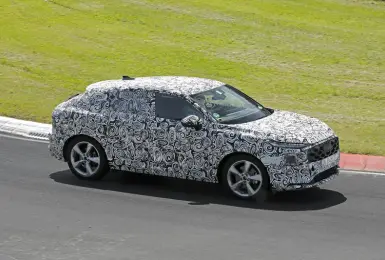 大改款《Audi Q3 Sportback》斜背最對味 賽道暖身 鎖定BMW X2