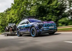 純電《Porsche Cayenne》測試中 7/10再次亮相