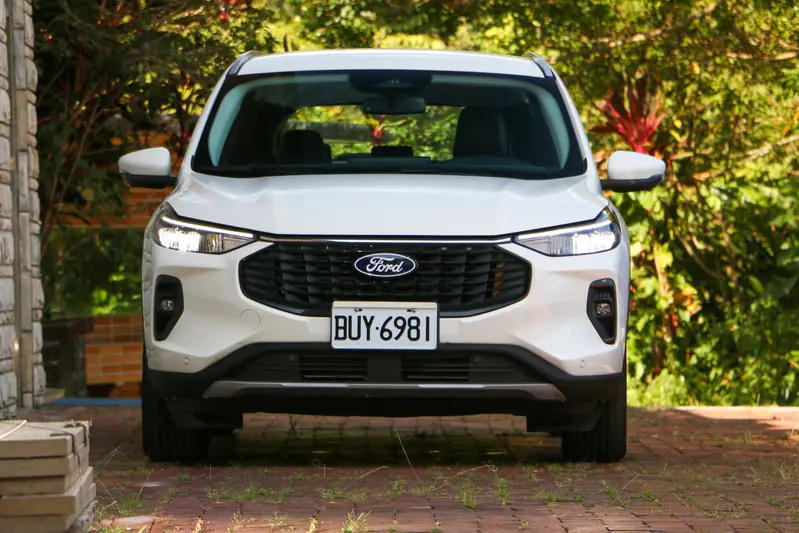 ▲ Ford Vignale 1.5T Vignale車頭採用專屬璀璨羽翼水箱護罩