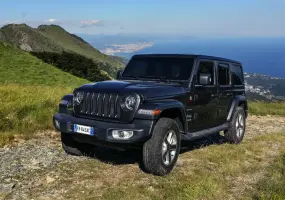 寶嘉聯合《Jeep Wrangler》認證車抵台 對手鎖定和泰《Land Cruiser》及JLR Defender