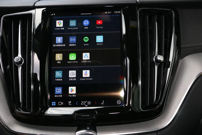 ▲ 車機系統以Android Automotive OS 作業系統為基礎，內建多項Google自家車載應用程式，也可以在Play 商店中下載更第三方車載應用程式，並具備線上更新功能。