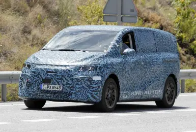 廂車新紀元《Mercedes-Benz VLE》完成多項測試 預計2026年發表