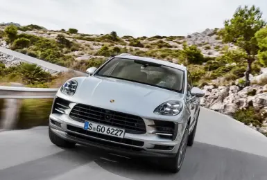 油車不能斷！《Porsche Macan》燃油車停產倒數 後繼車提前推出