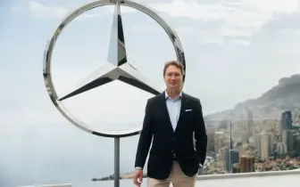 《Mercedes-Benz》集團獲利暴跌55.8% 執行長的策略飽受批評