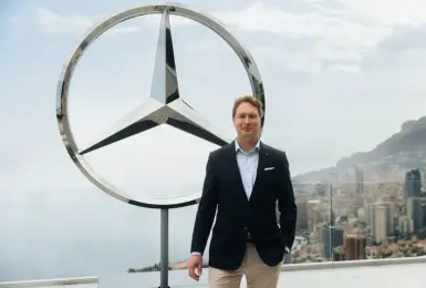 《Mercedes-Benz》集團獲利暴跌55.8% 執行長的策略飽受批評