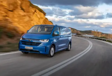 單一長軸9座｜《Volkswagen T7 Caravelle預售價173.8萬元起