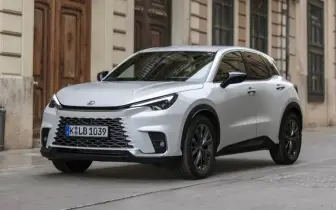Lexus 新年式 LBX 登場：售價調整、配備升級、靜肅性更出色