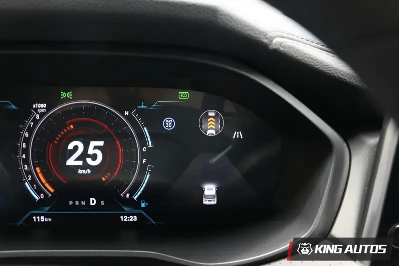 LV.2的介面相當簡潔。與前車的距離有三段可調，定速最低為30km/h。