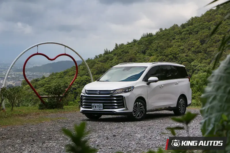 本次試駕車款為多了要價六萬元Premium套件的G50 Plus七人座廂型車。目前接單價110萬元，但官方尚未透露任何接單中車款的資訊，一切待2025年8月20日的發表會揭開謎底。
