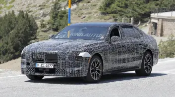 車內首次曝光！小改款《BMW 7 Series》縮鼻大成功 取消橫貫式螢幕