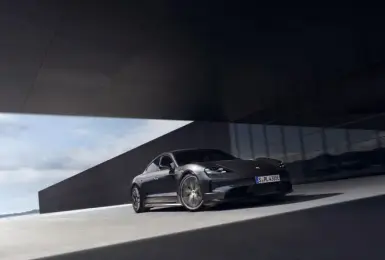 Porsche Taycan Black Edition 特仕版登場　台灣市場同步推出