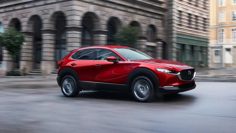 都會時尚跨界休旅Mazda CX-30，9月份入主享限時升級5年原廠保固及最高80萬元0利率。