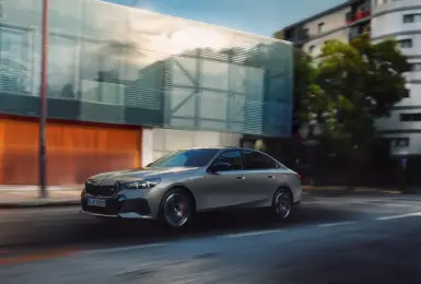 售價沒漲！汎德BMW i5與i5 Touring 續航首次突破600公里