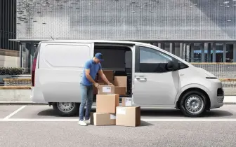 南陽廂車連發！《Hyundai Staria Van》預售130萬元 雙側滑門 載重同級第一 露營車Camper同步登場