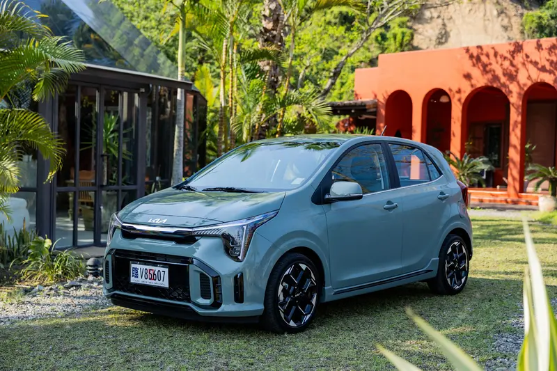 Kia Picanto本月推出僅需1萬元即可開回家，或亦可選擇40萬元0利率方案，同時含舊換新減徵49.9萬起即可輕鬆入主。