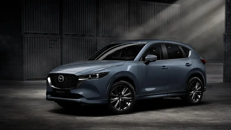 熱銷休旅MAZDA CX-5 10月限時推出70期購車0利率與7年原廠保固，為準車主提供彈性財務規劃與擁車安心守護。