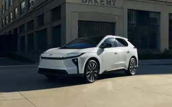626變743！小改款《Toyota bZ4X》接單價不變 升級8氣囊 輸出更強悍