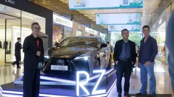 和泰Lexus連續7年贊助時裝週 RZ 550e F SPORT首次登台 限量聯名商品同步販售中