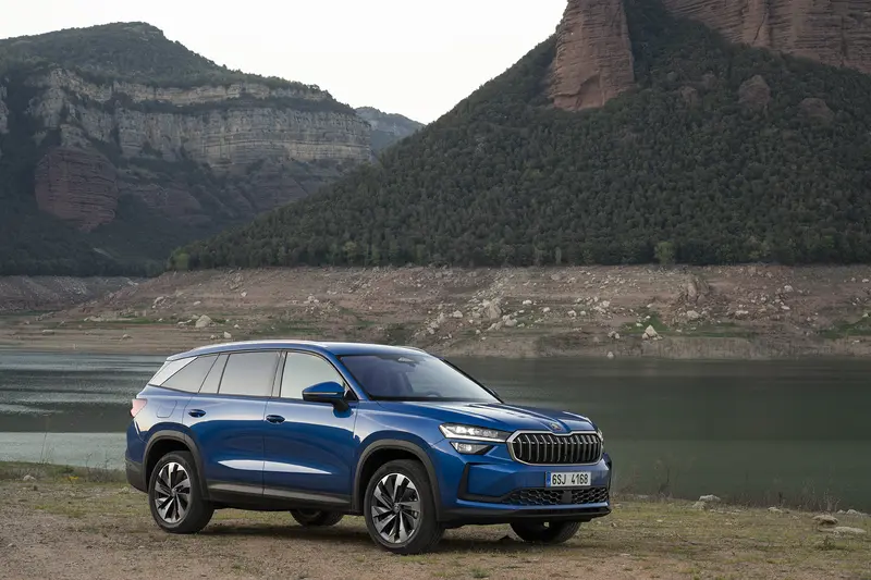 七人座首選 SUV，自 2016 年問世以來，Kodiaq 全球累積生產已突破 100 萬輛，單一車型即佔 Skoda SUV 總產量的四分之一，扮演 Skoda 在全球與台灣 SUV 市場的中流砥柱。