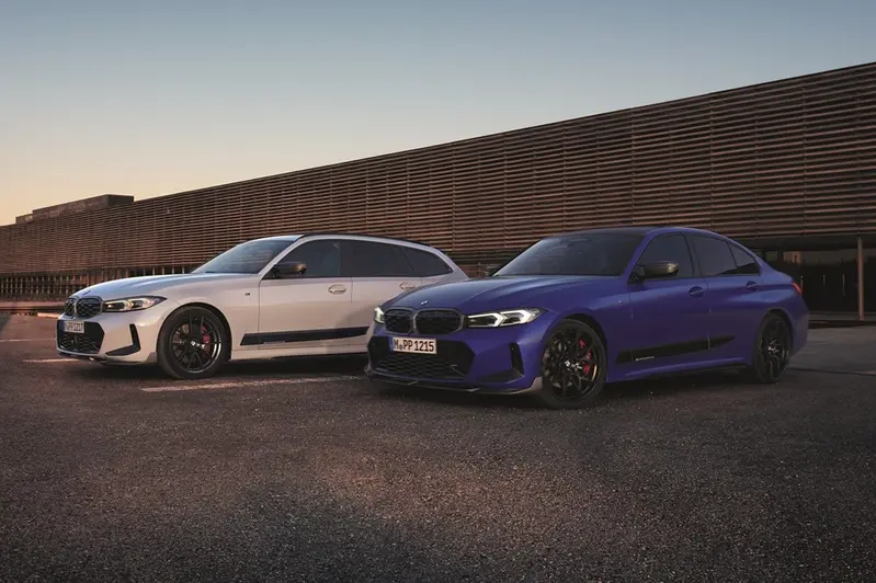 為慶祝BMW 3 系列 50 週年，總代理汎德特別推出「BMW 3 系列 50 週年 M Performance」原廠加裝品優惠套裝，以「精裝版」、「運動版」與「賽道版」三大專屬升級方案，並同步提供個性化專屬升級套件，讓車主依循個人風格自由打造，展現獨一無二的 3 系列駕馭格調