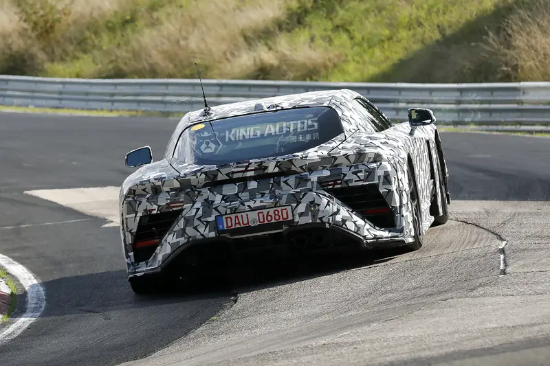 沒有尾翼的是Toyota GT Concept