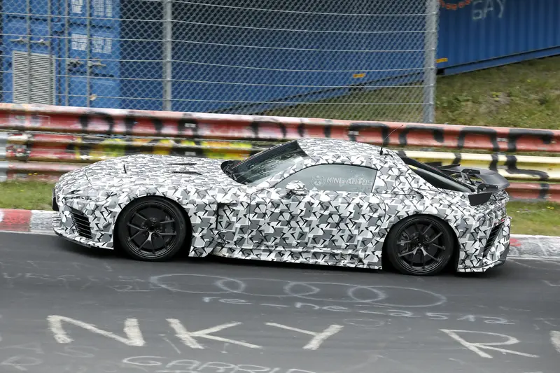 Lexus Sport Concept的量產車正在賽道上測試，預計為LFA的後繼車款LFR。