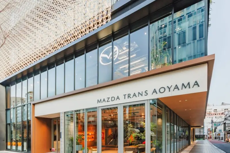 日本南青山Mazda體驗中心換上品牌最新識別