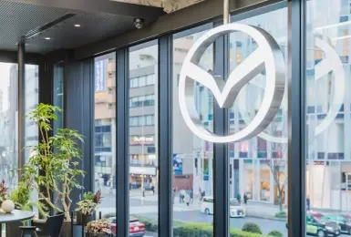 《Mazda》啟用全新廠徽 象徵品牌充滿活力 永不停歇的成長精神