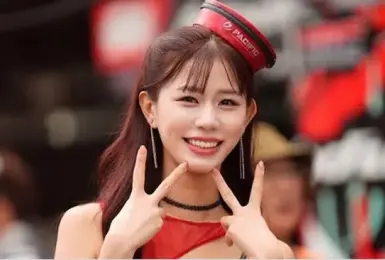 【國王車訊】車模美女收集 UNI-ROBO Ambassador from Pacific 新堂まみ