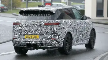 跟上保時捷腳步？！《Range Rover Sport SV》中置排氣管設計首度曝光！