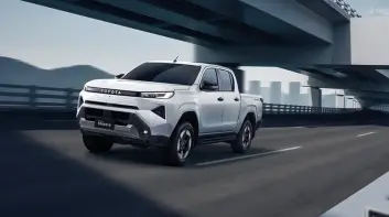 純電皮卡《Toyota Hilux TRAVO-e》泰國生產 自製率高達95%