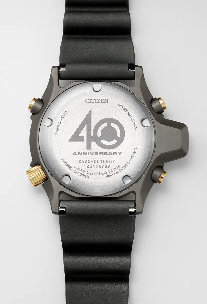 JP2008-06E背底蓋上雷雕40週年圖騰,更添紀念意義。