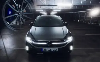 變相降價！《Volkswagen T-Roc R》極緻版 升級19吋Pretoria 兩款新車色