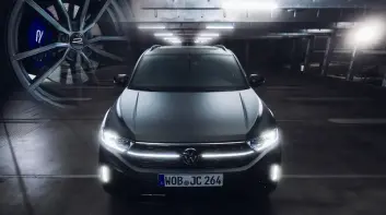 變相降價！《Volkswagen T-Roc R》極緻版 升級19吋Pretoria 兩款新車色