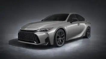 日本小改款 Lexus IS 正式亮相：三車型全面漲價、F Sport 漲幅最大