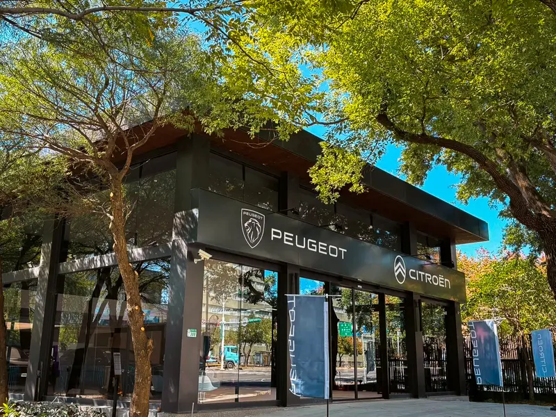 星聯汽車|全新「台北市北投新車展示暨授權服務廠」|地址：台北市北投區承德路七段 389 號|電話：新車 02-7724-5200 分機 4|售後服務 02-7724-5201 分機 3|展示中心營業時間：AM 09:00 – PM 21:00|授權服務廠營業時間：AM 08:30 – PM 17:30