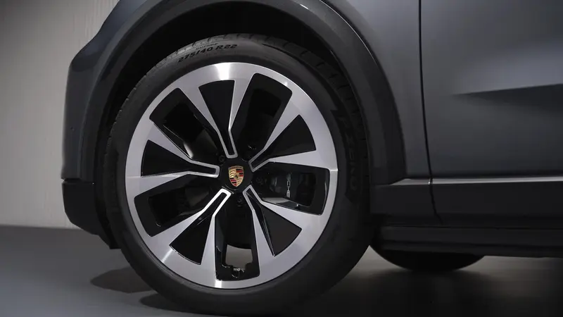 Cayenne Turbo Electric