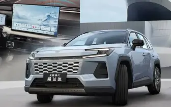 我獨自升級！中國六代《Toyota RAV4》繼續供應2.0引擎 換上15.6吋中控螢幕