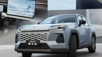 我獨自升級！中國六代《Toyota RAV4》繼續供應2.0引擎 換上15.6吋中控螢幕