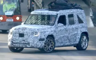 首次曝光！迷你版《Mercedes-Bezn G-Class》剛離開產線 鋁圈還沒成對 