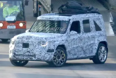 首次曝光！迷你版《Mercedes-Benz G-Class》剛離開產線 鋁圈還沒成對 