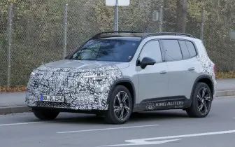 發表倒數！大改款《Mercedes-Benz GLB》致敬Smart #5？