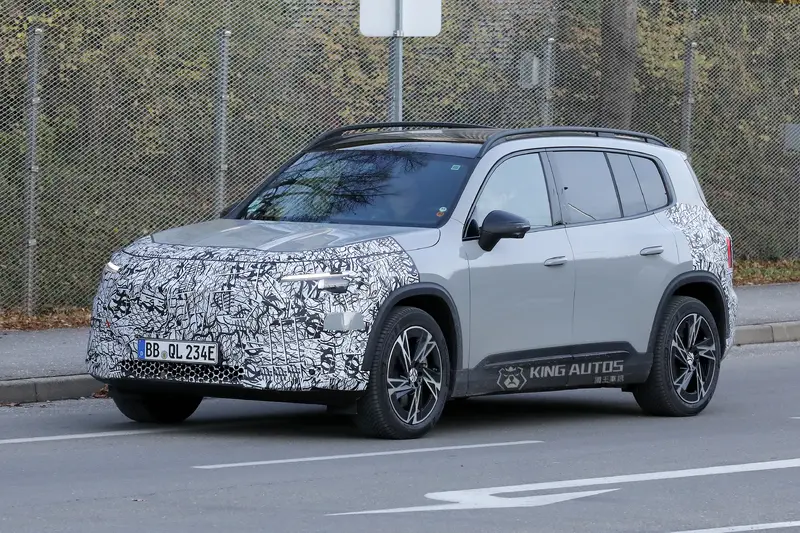 這應該是大改款GLB最後一組間諜照，他將在歐洲時間2025年12月08日發表。