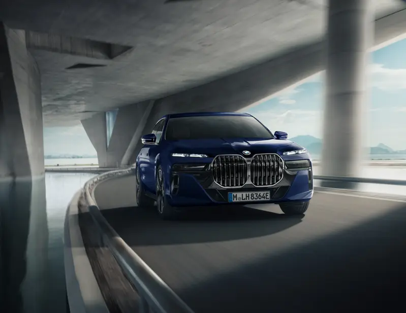 BMW總代理汎德近日正式發表全新年式BMW 7系列豪華旗艦車款,分別為735i Pure Excellence、735i M Edition以及740i M Edition,建議售價475萬元起。