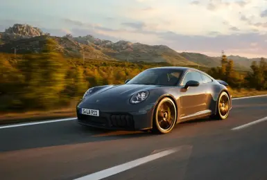 保時捷堅守 911 經典比例，暫不考慮推出插電式混合動力版本