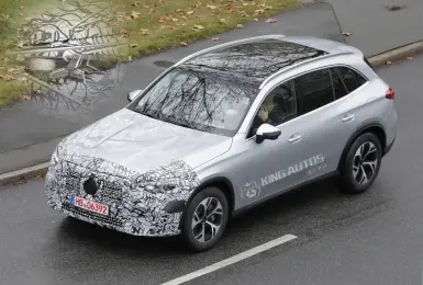 小改款《Mercedes-Benz GLC》眼冒三芒星 內裝提前曝光 最搶眼的是...鋁圈！ 