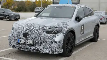 首次曝光！《Mercedes-AMG GLC 53 EQ》綜效馬力上探900匹 導入主動式後導流板