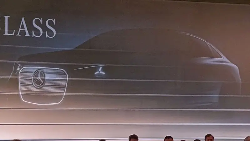 C-Class EQ首張官方預告圖,車頭與GLC electric共享Sensual Purity設計語彙。