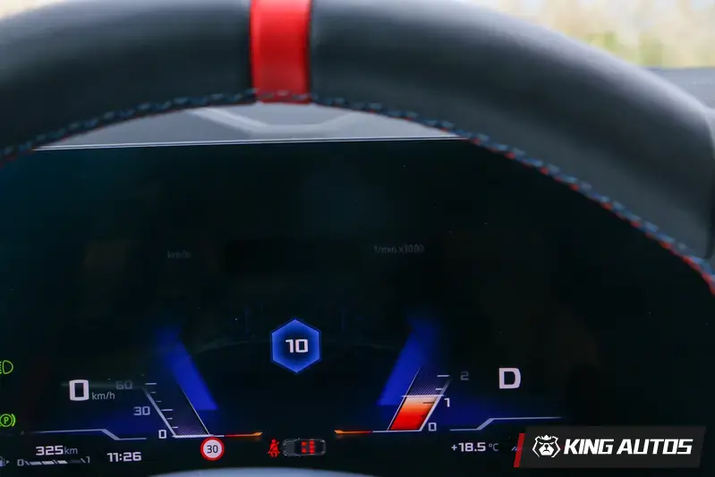 長按左邊的降檔撥片隨即進入衝刺的倒數10秒!