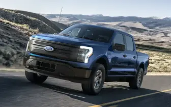 Ford 轉向現實派策略：電動車降溫，混合動力與多能源成為主軸